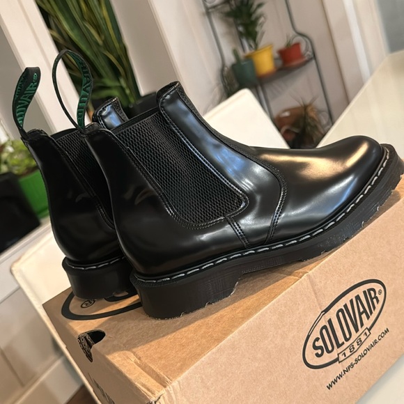 Solovair shiny black boot - size US 4.5men /5.5 women - Picture 6 of 9